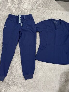 Small FIGS Navy Blue Scrub Set